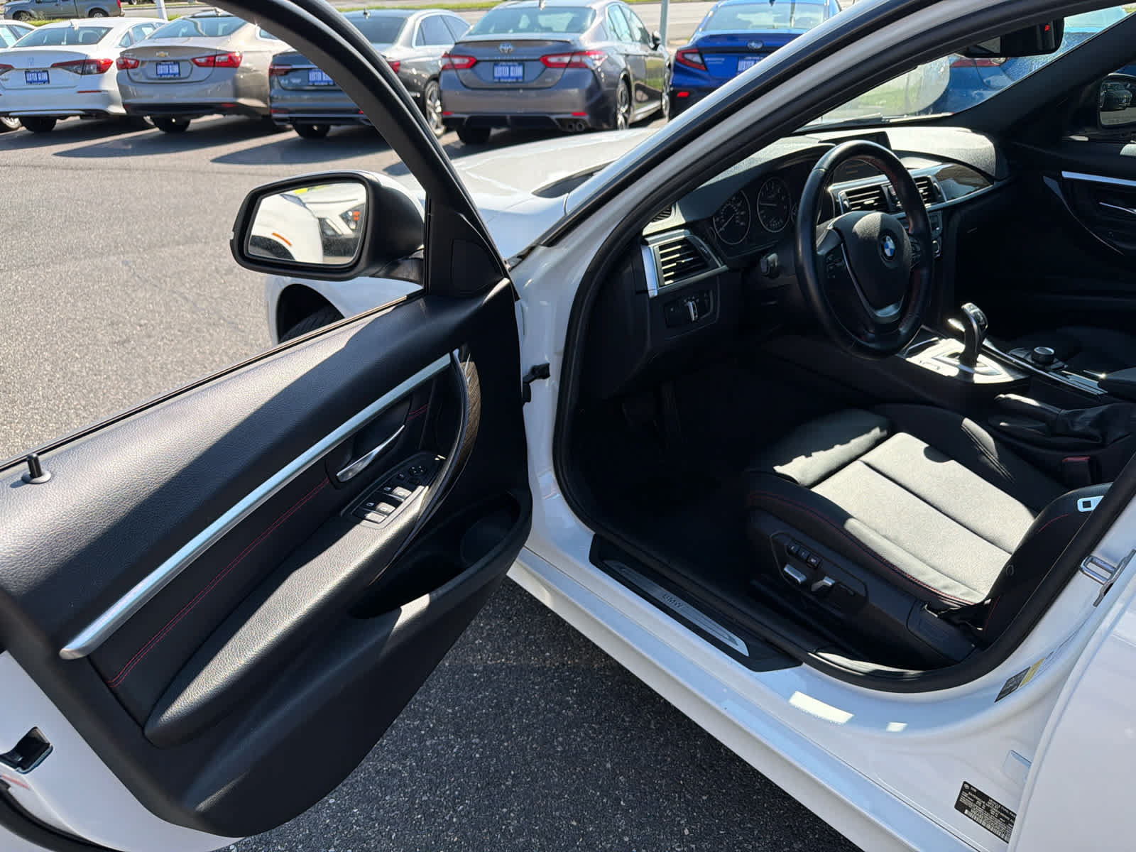 Used 2016 BMW 328i xDrive Sedan AWD/4WD image 9