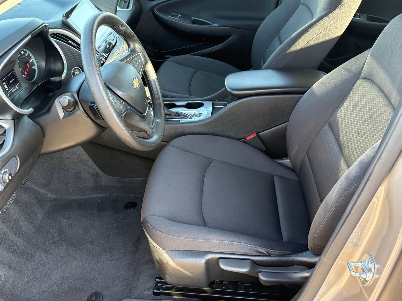 Used 2025 Chevrolet Malibu LS image 26