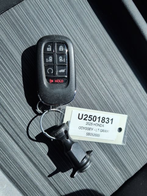 Used 2025 Honda Odyssey Sport-L image 29