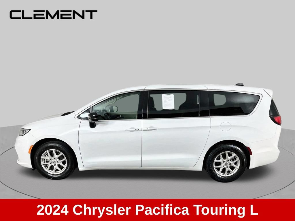 Used 2024 Chrysler Pacifica Touring-L FWD image 4