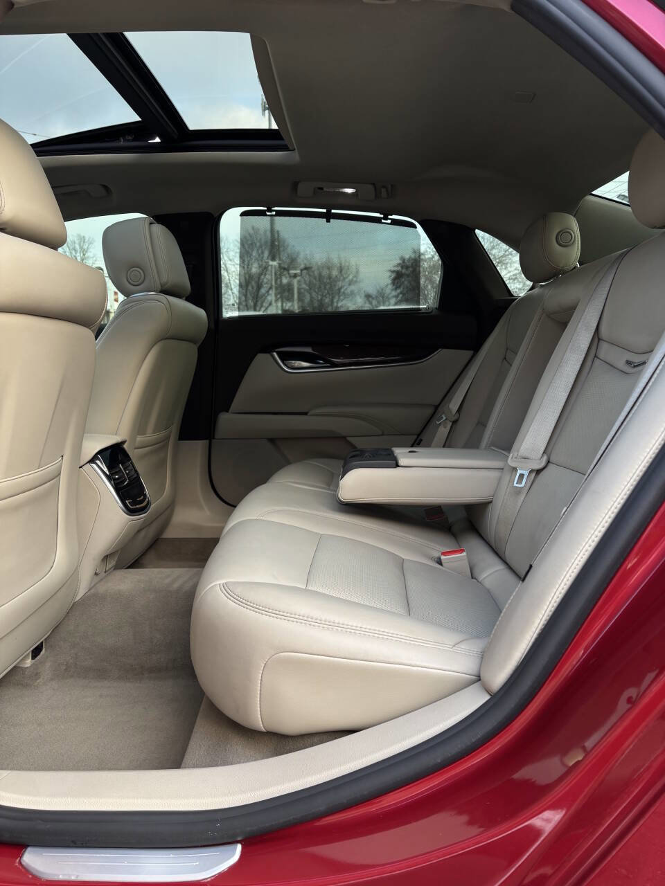 Used 2013 Cadillac XTS Premium image 14