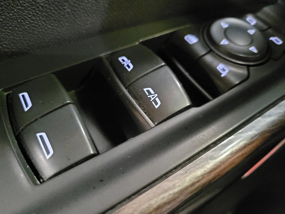 Used 2021 Chevrolet Silverado 1500 LTZ AWD/4WD image 27
