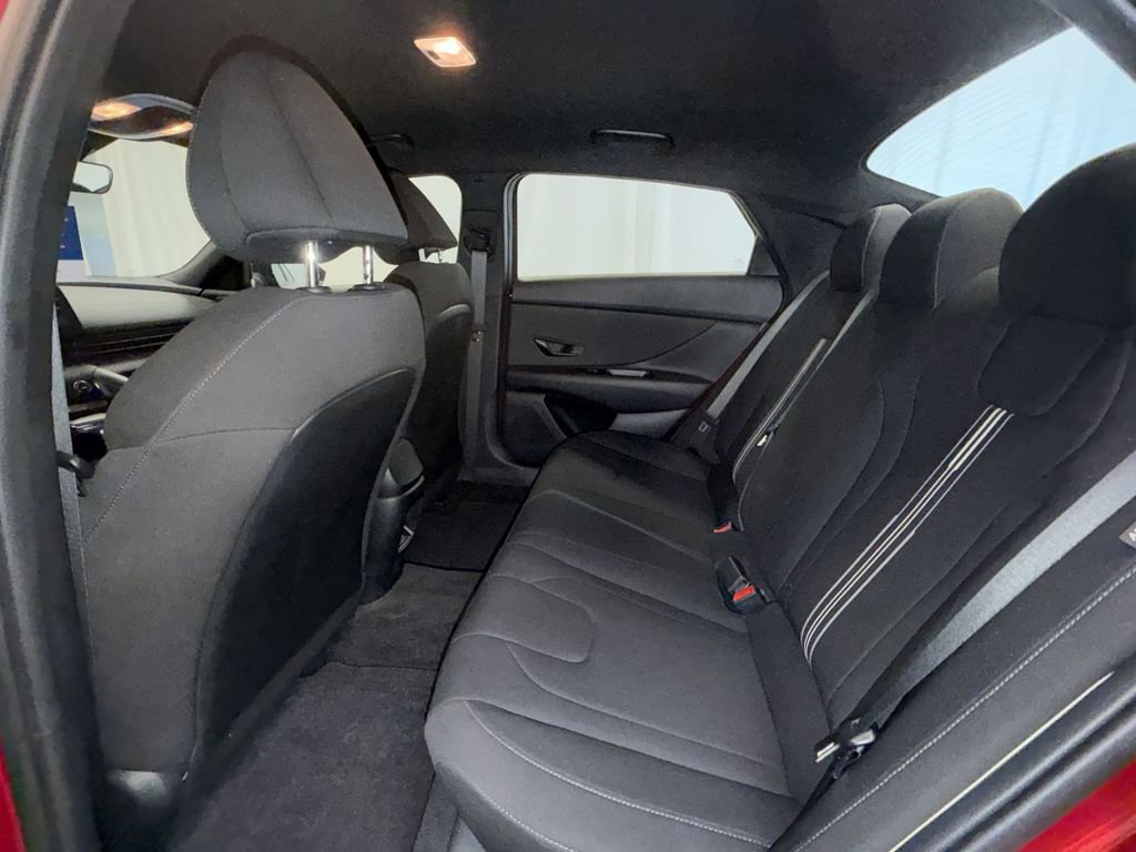 Used 2025 Hyundai Elantra Sport w/ Cargo Package image 12