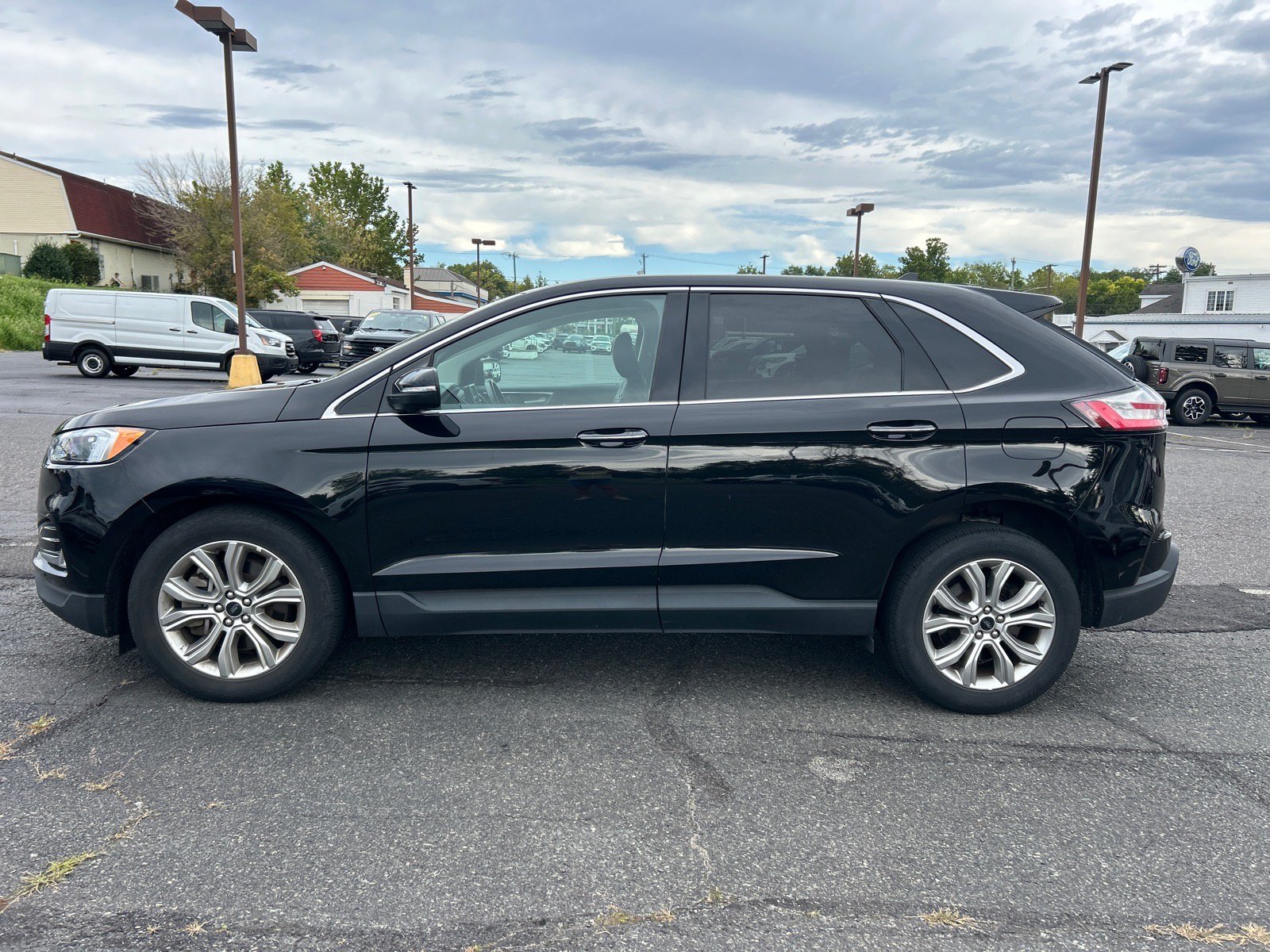 Used 2024 Ford Edge Titanium AWD/4WD image 10