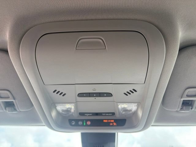 Certified 2024 GMC Terrain SLT w/ Infotainment Package II AWD/4WD image 34