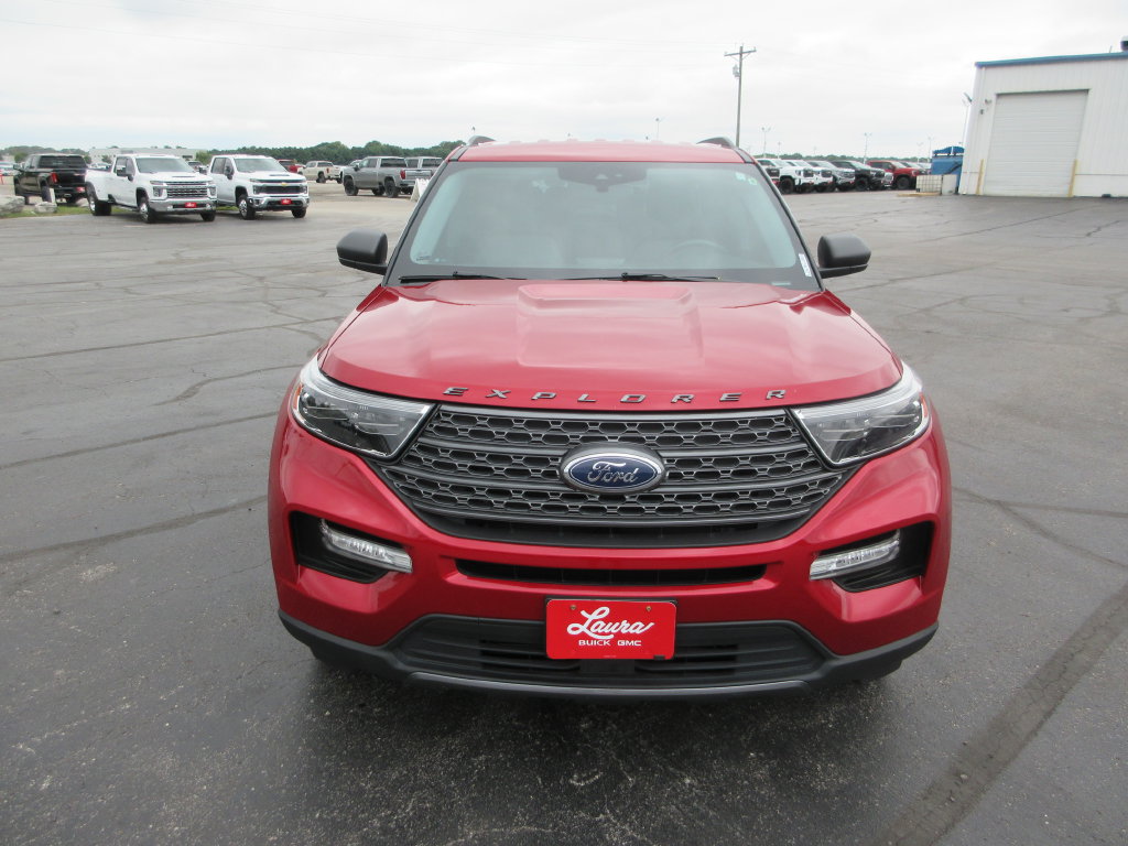 Used 2021 Ford Explorer XLT w/ Equipment Group 202A AWD/4WD image 11