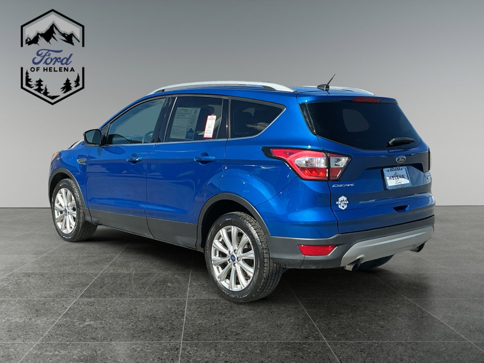 Used 2017 Ford Escape Titanium image 3