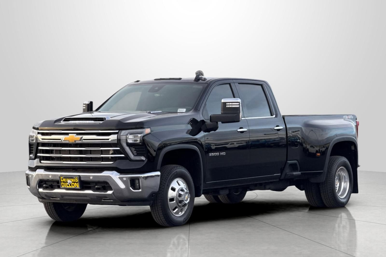 Used 2025 Chevrolet Silverado 3500 LTZ w/ LTZ Plus Package image 8