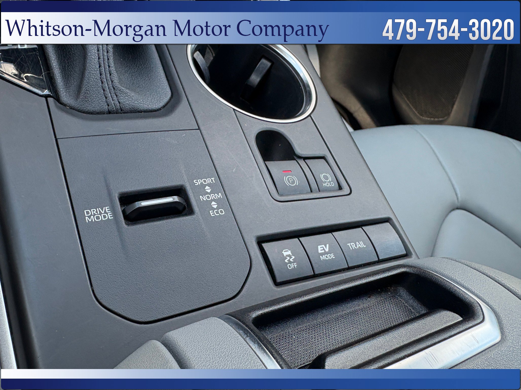 Used 2022 Toyota Highlander XLE AWD/4WD image 32