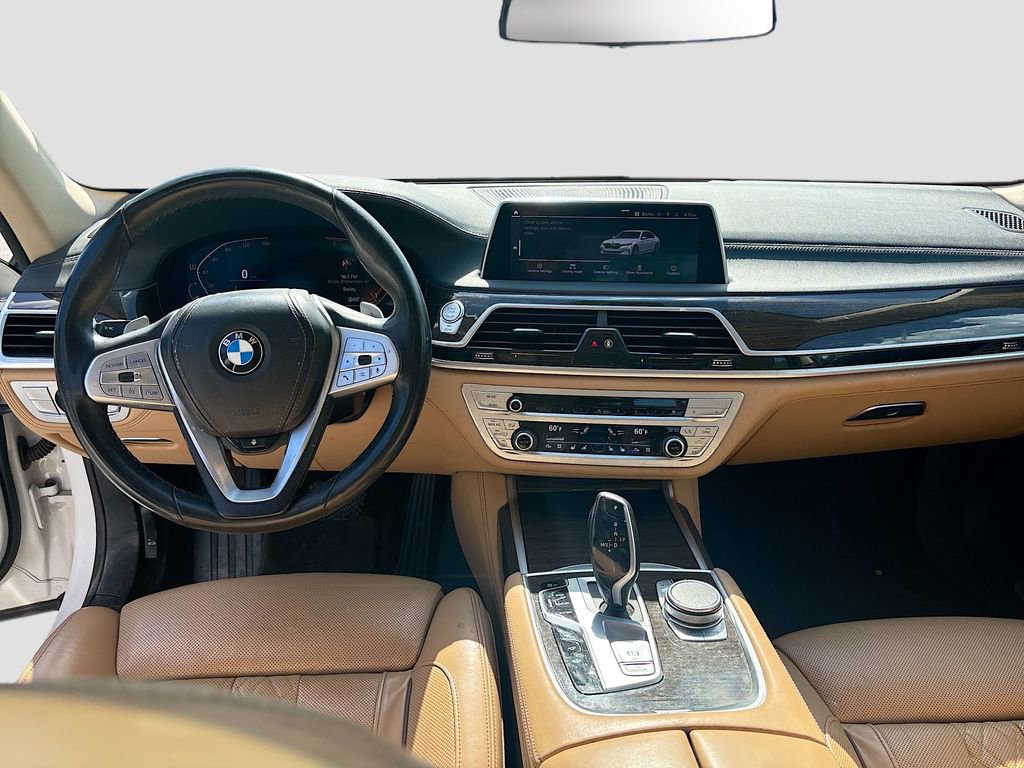 Used 2022 BMW 740i w/ Premium Package RWD image 30