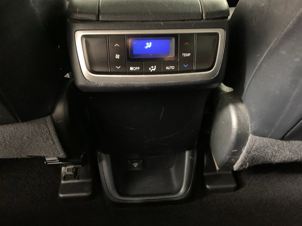 Used 2015 Toyota Highlander Limited image 41