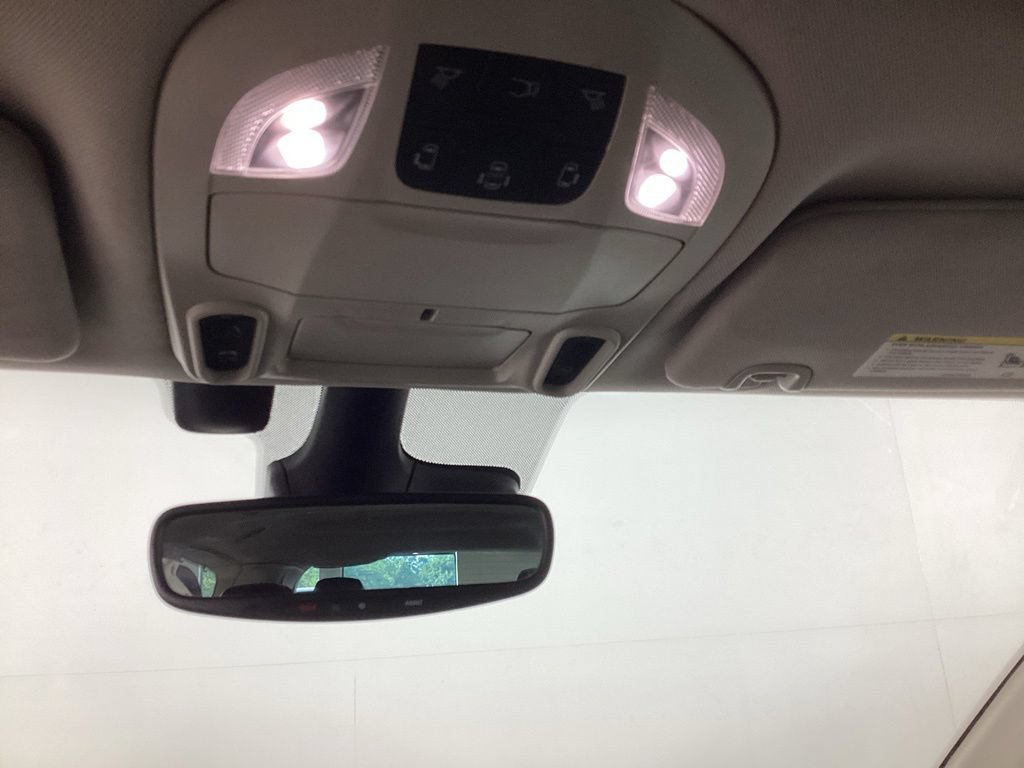 Used 2022 Chrysler Pacifica Limited FWD image 17