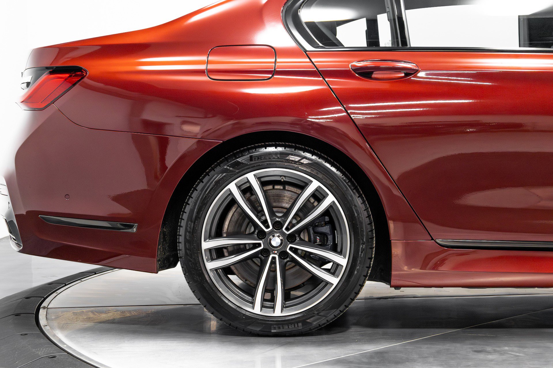 Used 2020 BMW 750i xDrive w/ Executive Package image 15