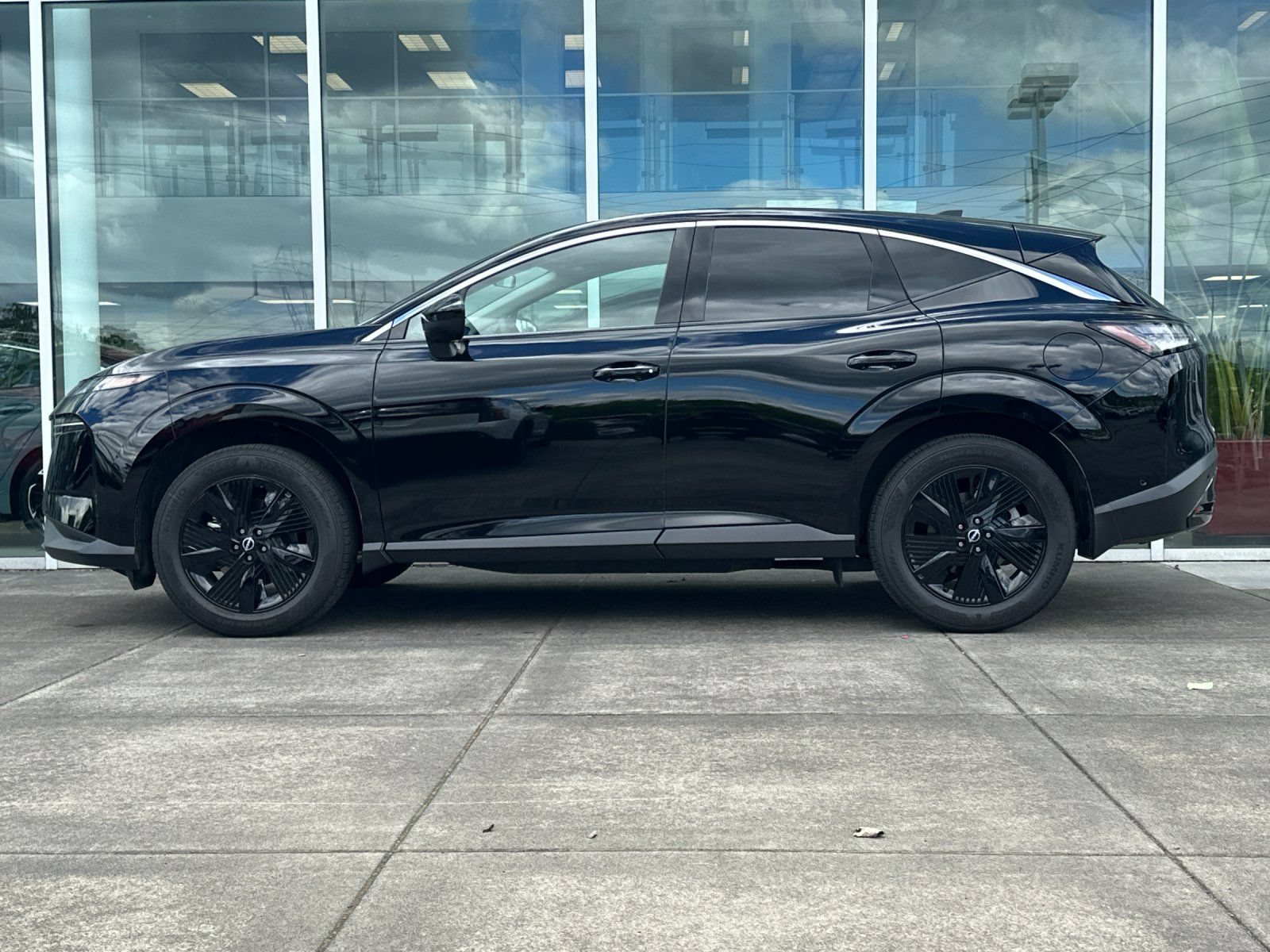 Used 2025 Nissan Murano SV AWD/4WD image 6