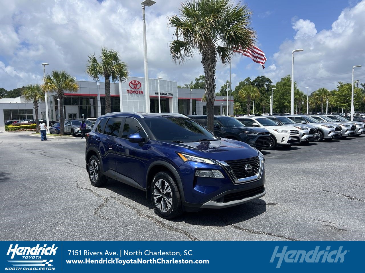 Used 2022 Nissan Rogue SV w/ SV Premium Package FWD image 1