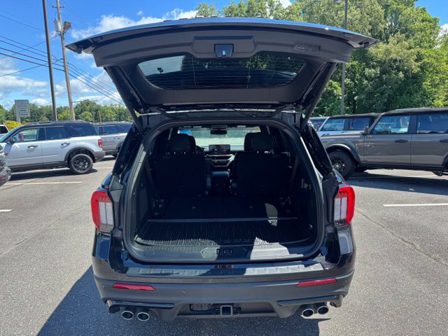 Used 2025 Ford Explorer ST AWD/4WD image 9
