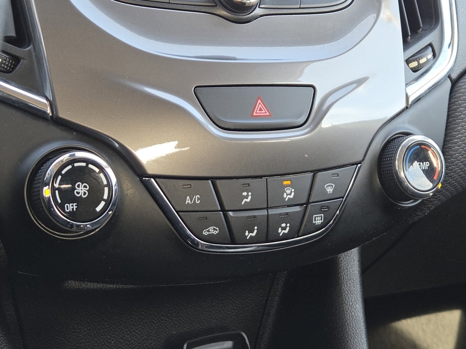 Used 2017 Chevrolet Cruze LT image 26