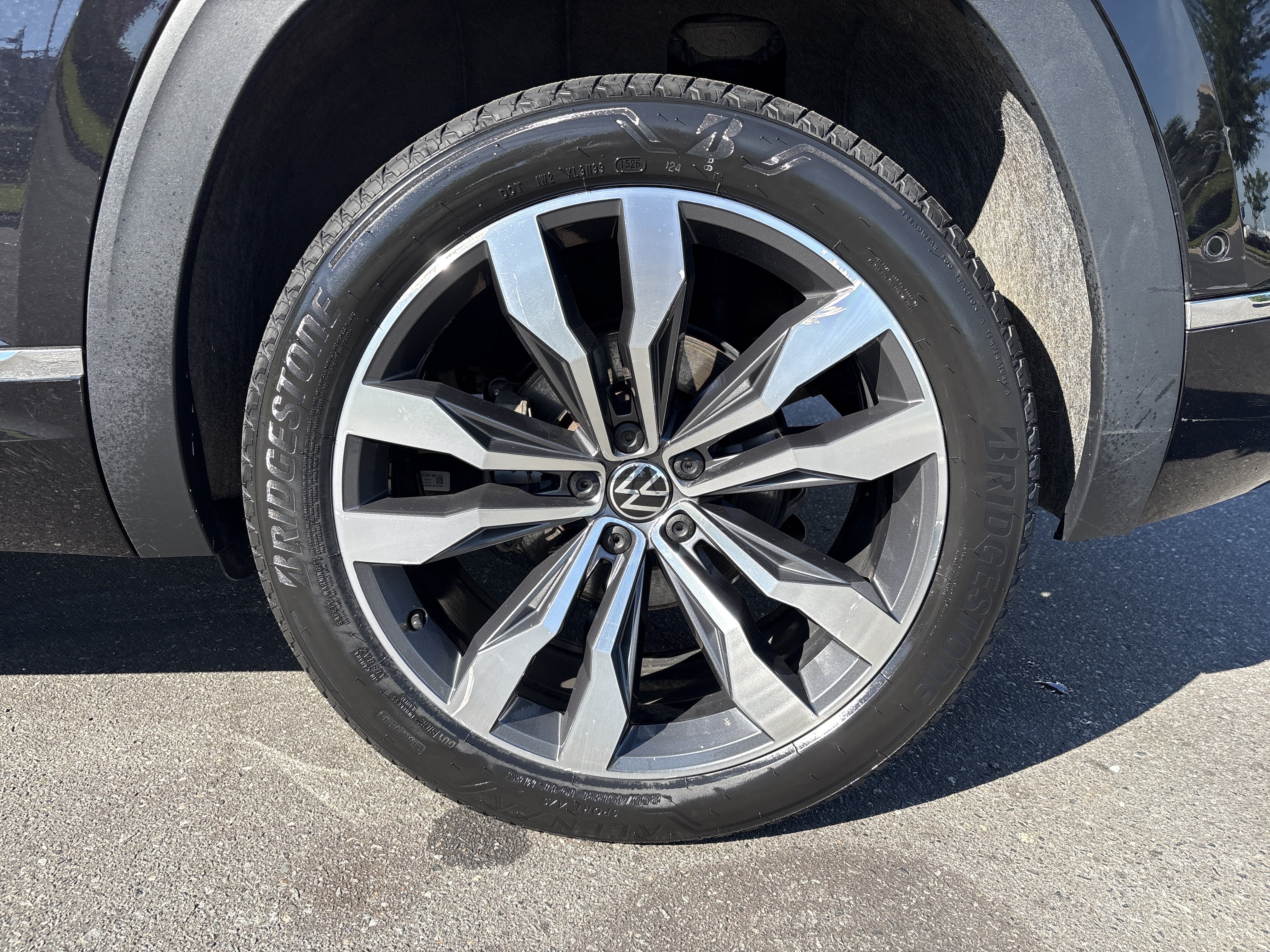 Used 2023 Volkswagen Atlas Cross Sport SEL Premium R-Line AWD/4WD image 25