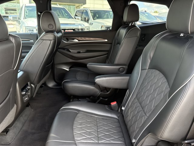 Used 2022 Buick Enclave Avenir w/ Avenir Technology Package AWD/4WD image 6