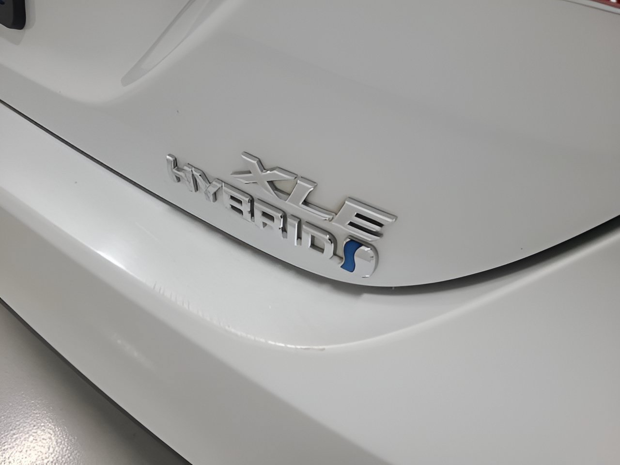Used 2020 Toyota Camry XLE FWD image 8
