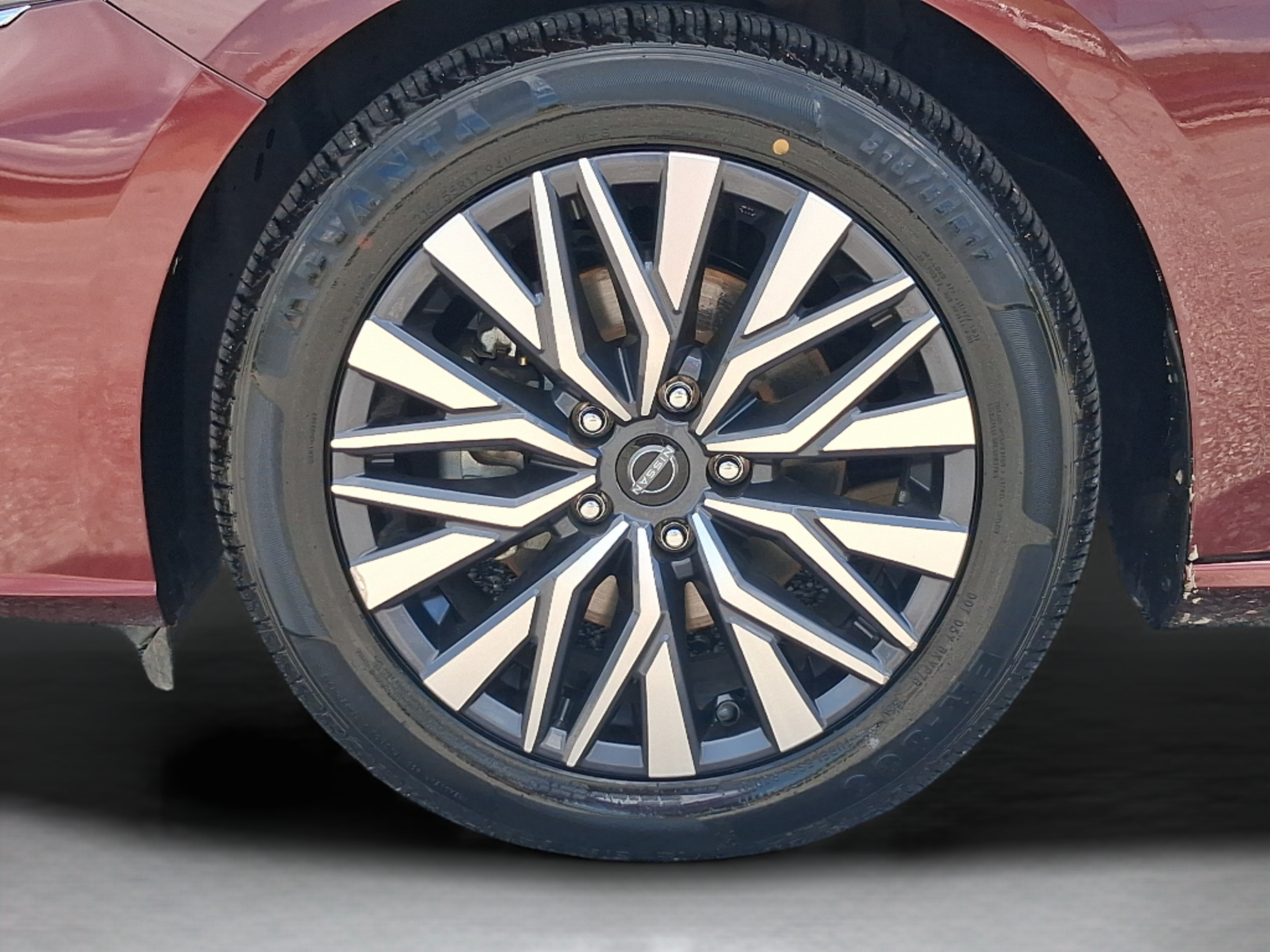 Used 2025 Nissan Altima 2.5 SV FWD image 10