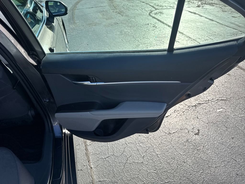 Used 2021 Toyota Camry LE AWD/4WD image 34