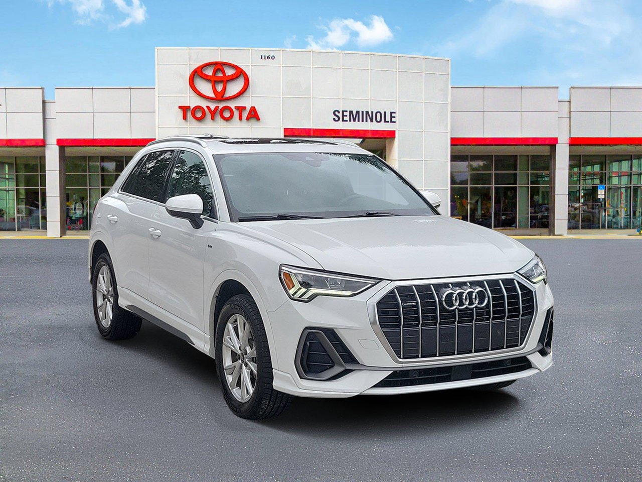 Used 2025 Audi Q3 2.0T Premium AWD/4WD image 2