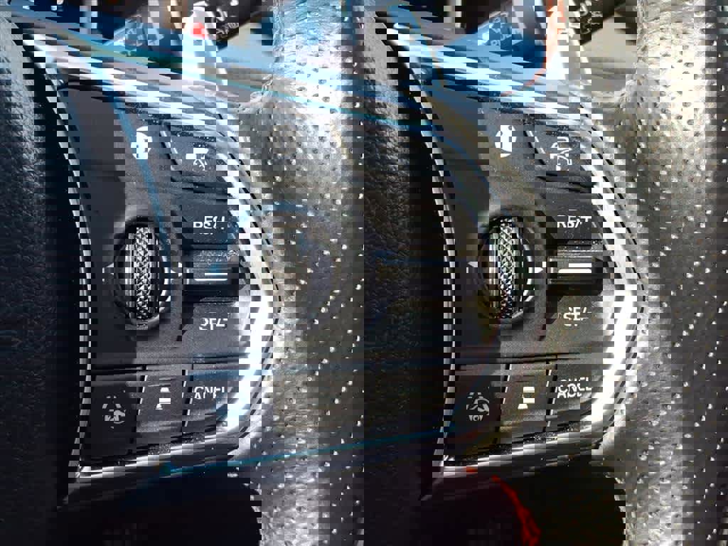 Used 2023 Acura MDX A-Spec image 23