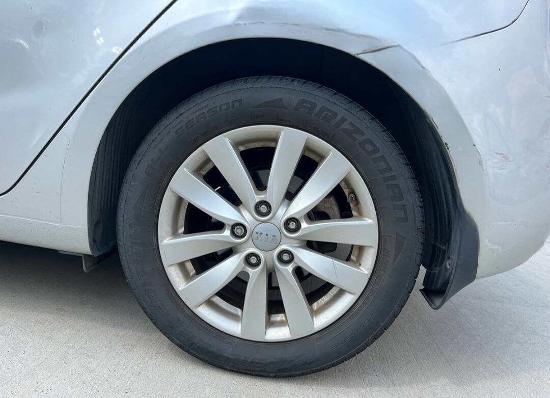 Used 2014 Kia Forte EX image 15