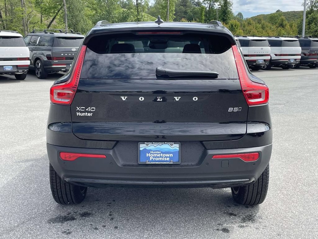New 2026 Volvo XC40 B5 Plus w/ Protection Package Premier AWD/4WD image 28