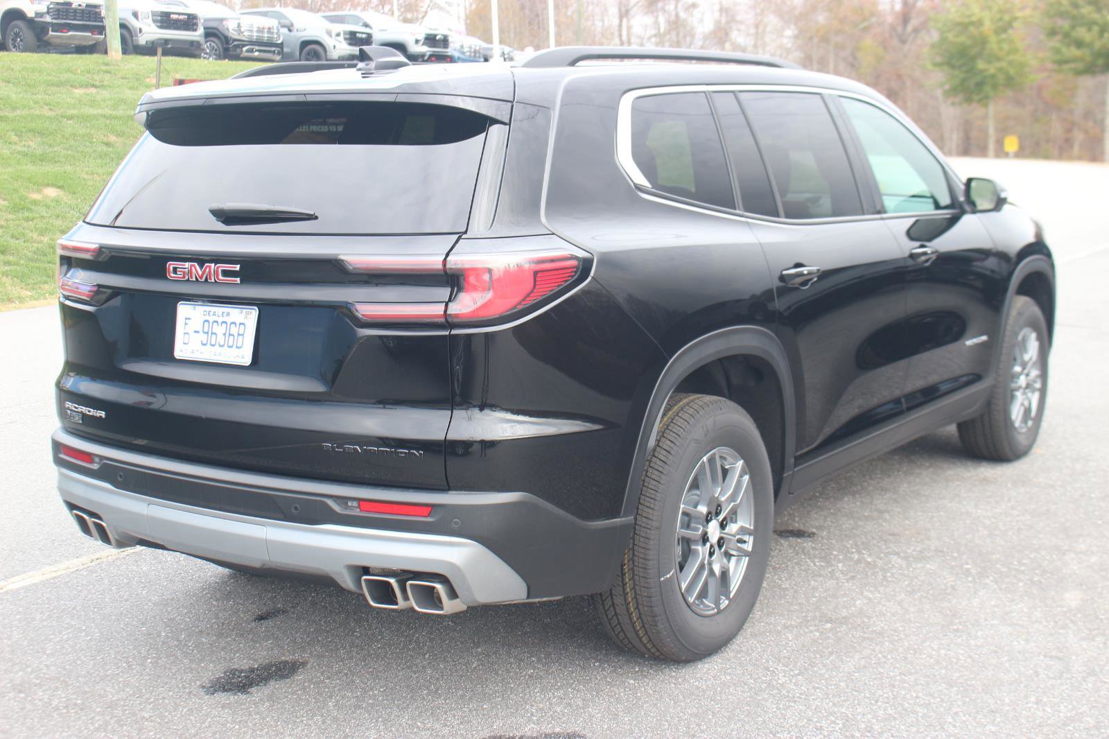 New 2025 GMC Acadia Elevation image 8
