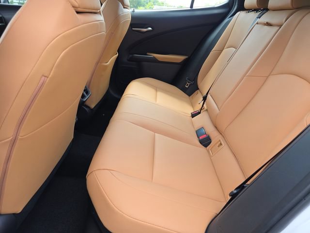 Used 2025 Lexus UX 300h FWD w/ Accessory Package (Z1) image 18