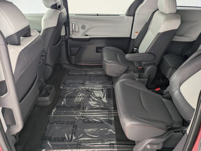 Used 2021 Toyota Sienna XSE w/ XSE Plus Package image 19