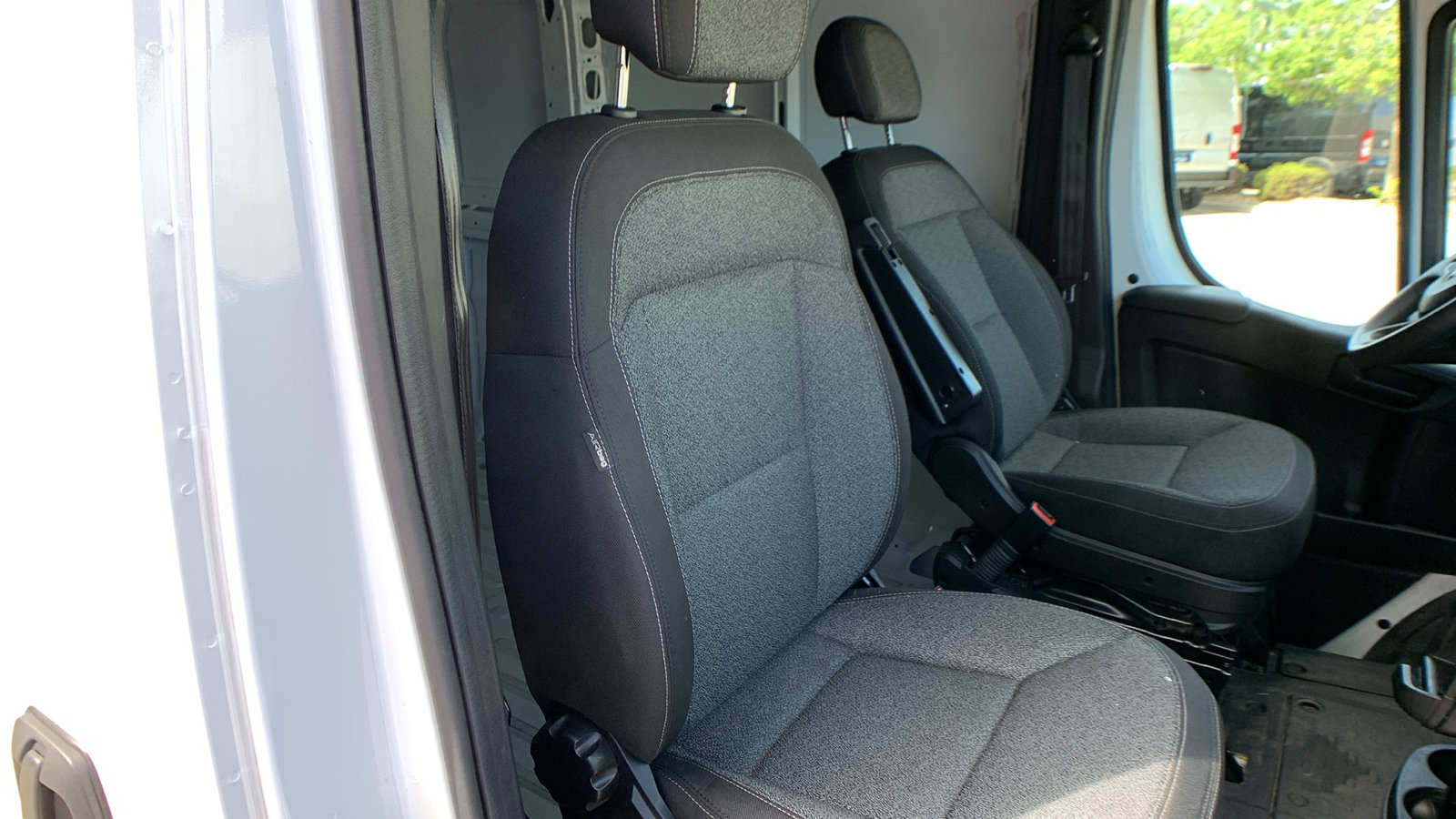Used 2024 RAM ProMaster 2500 w/ Safety Group FWD image 21