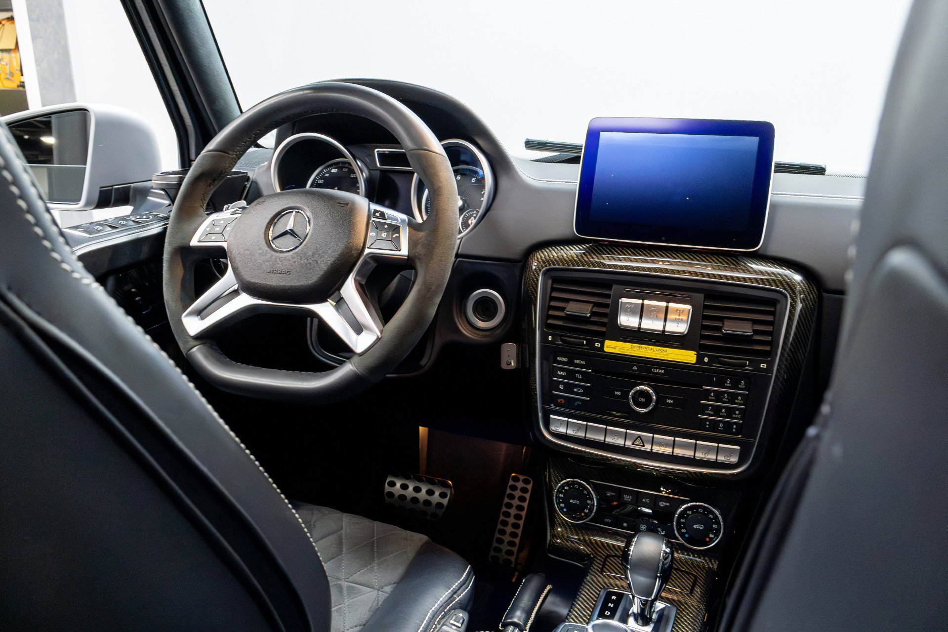 Used 2017 Mercedes-Benz G 550 Squared image 33