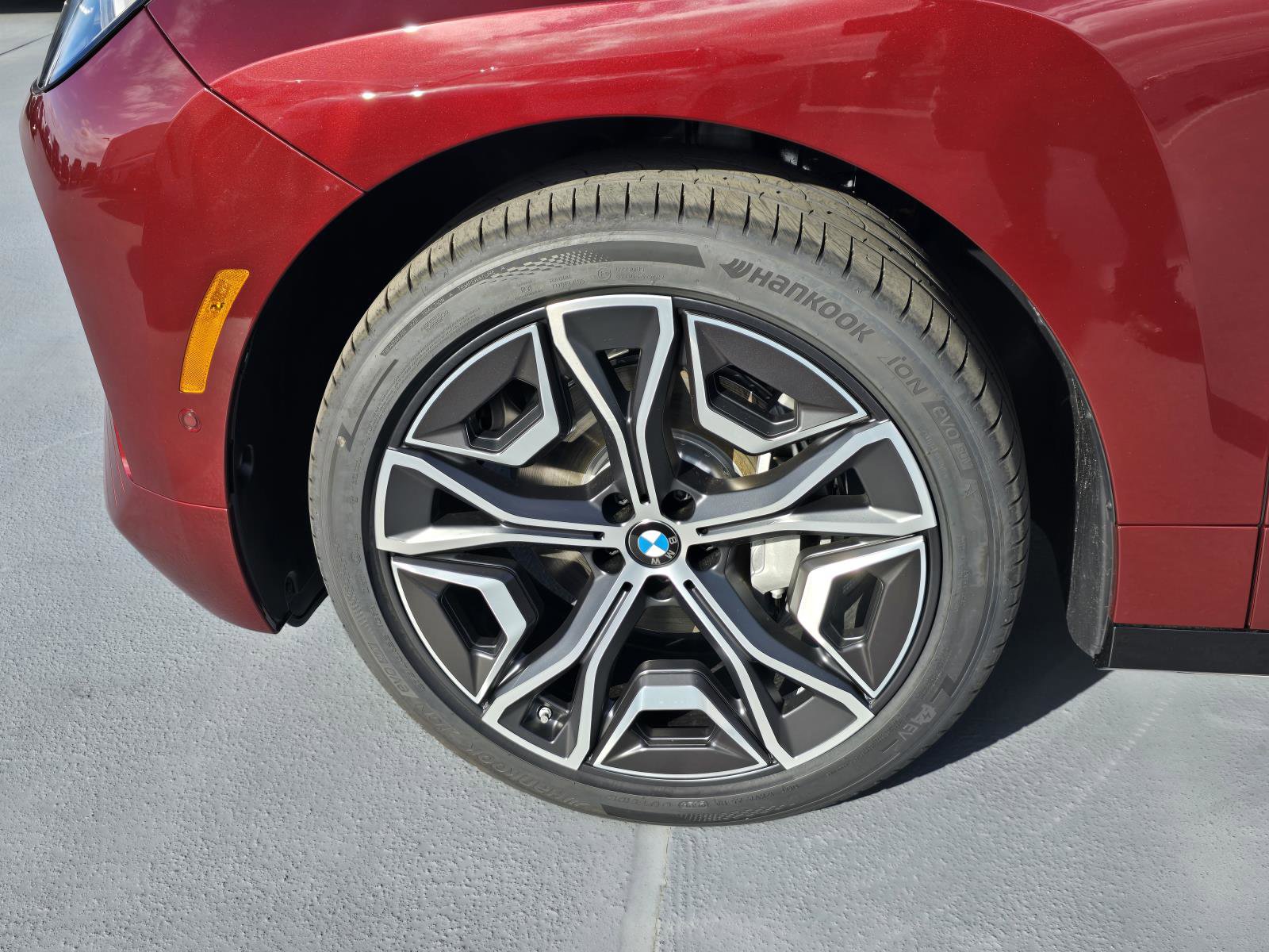 New 2026 BMW iX xDrive60 image 7