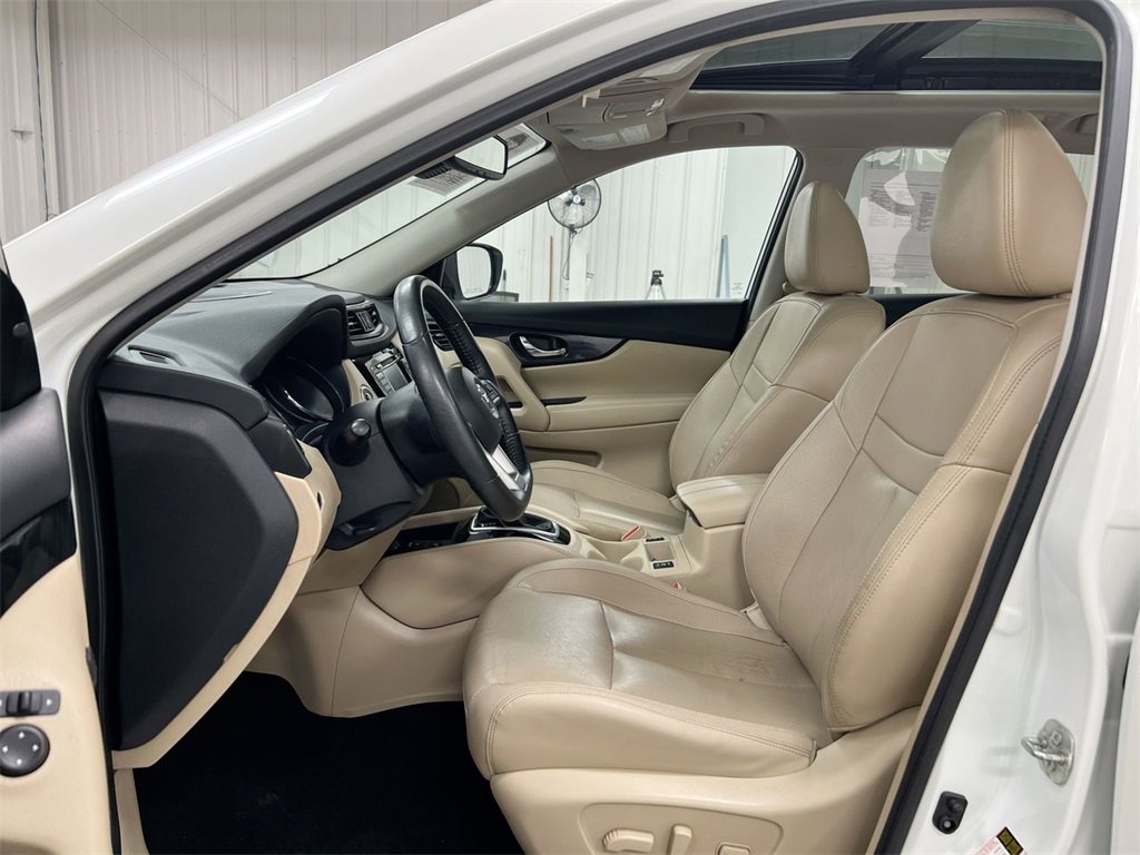 Used 2019 Nissan Rogue SL w/ Premium Package image 20