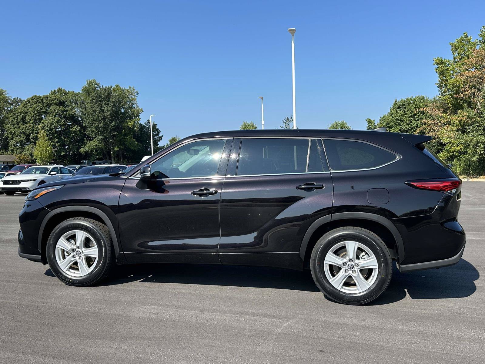 Used 2022 Toyota Highlander L FWD image 22