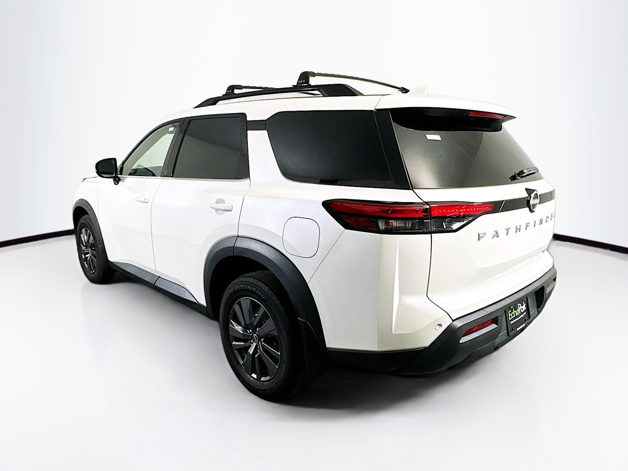 Used 2024 Nissan Pathfinder SV image 5