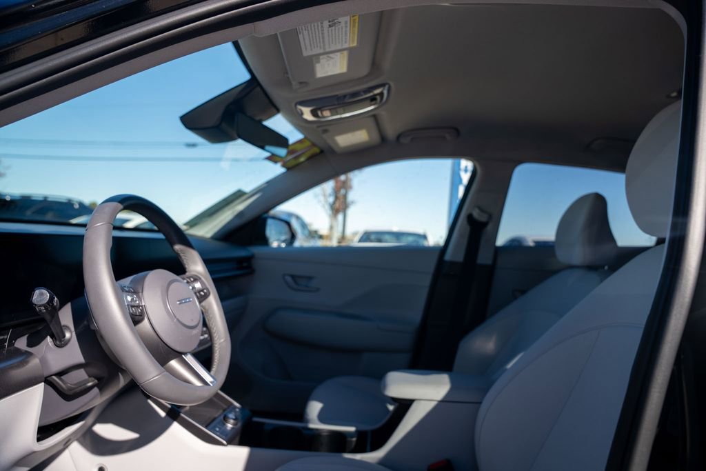 Certified 2025 Hyundai Kona SEL image 19