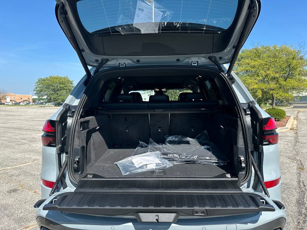 New 2026 BMW X5 xDrive40i w/ M Sport Package AWD/4WD image 25
