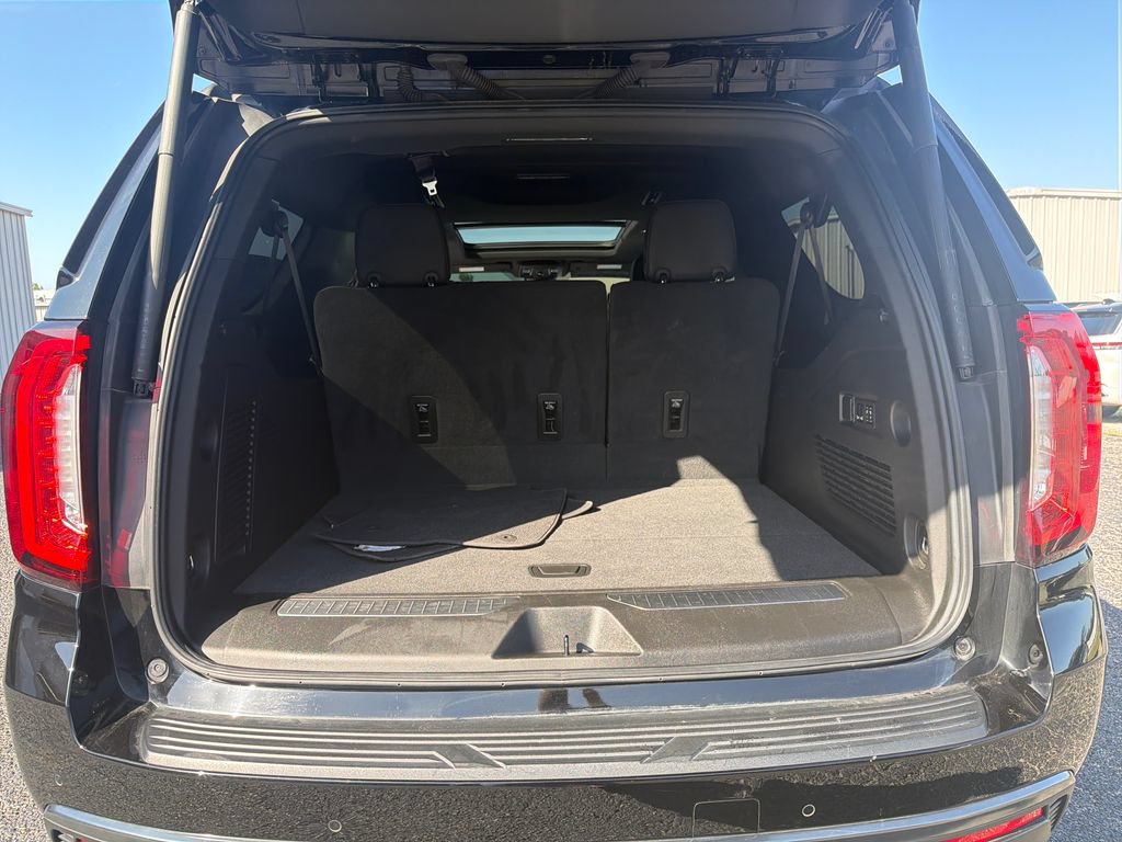 Used 2024 GMC Yukon XL AT4 w/ AT4 Premium Package AWD/4WD image 22