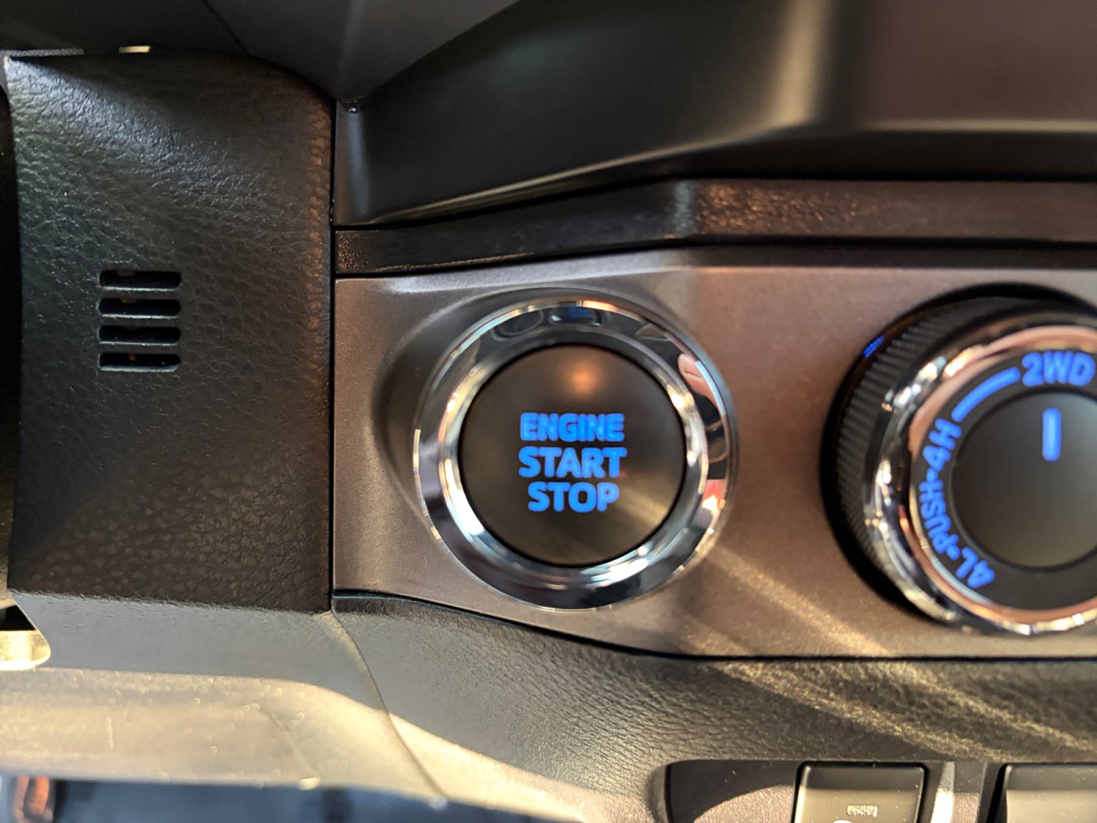 Certified 2023 Toyota Tacoma TRD Sport w/ Advanced Technology Package AWD/4WD image 20