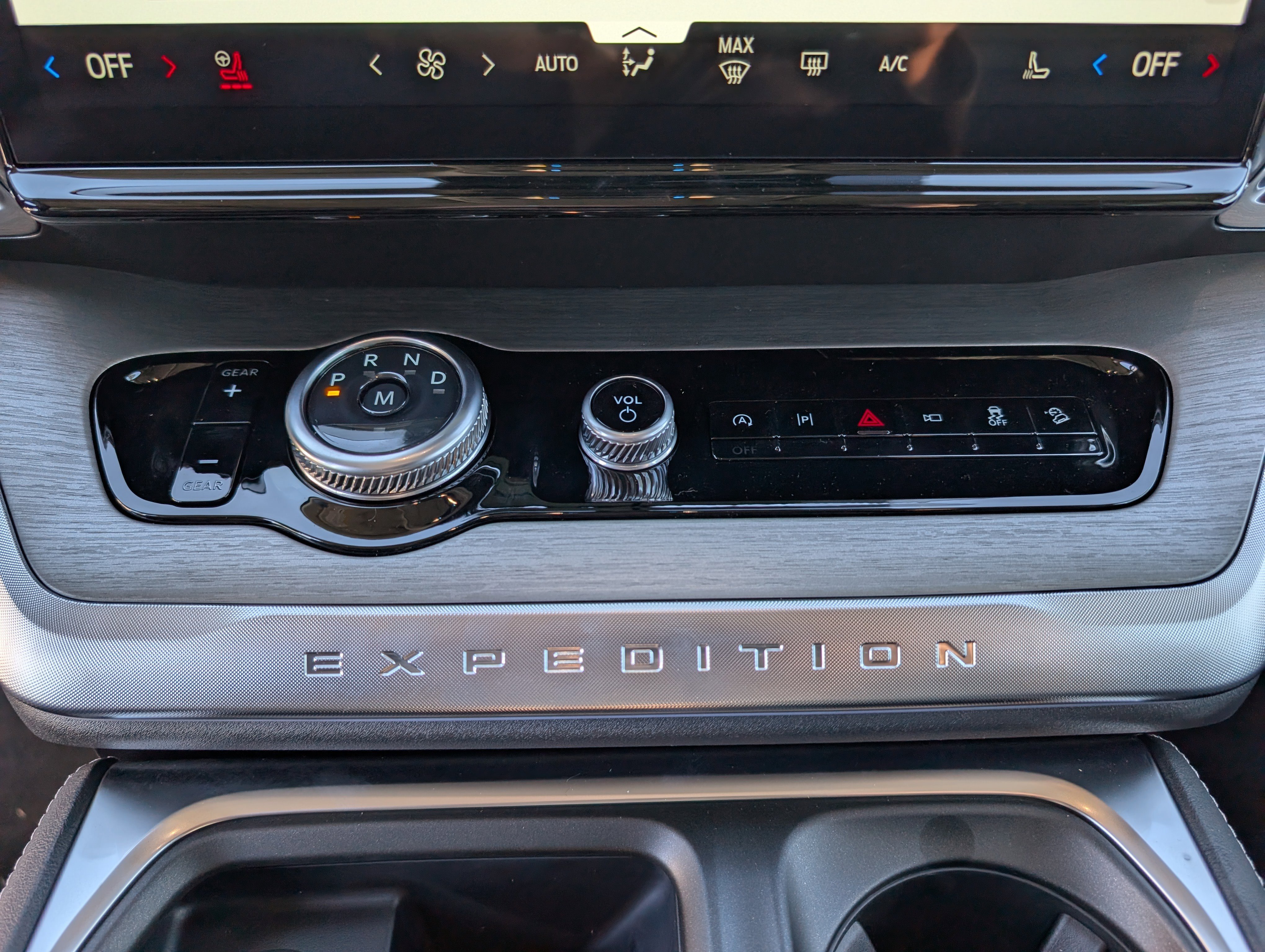 New 2025 Ford Expedition Max Platinum w/ Driver's Package image 26