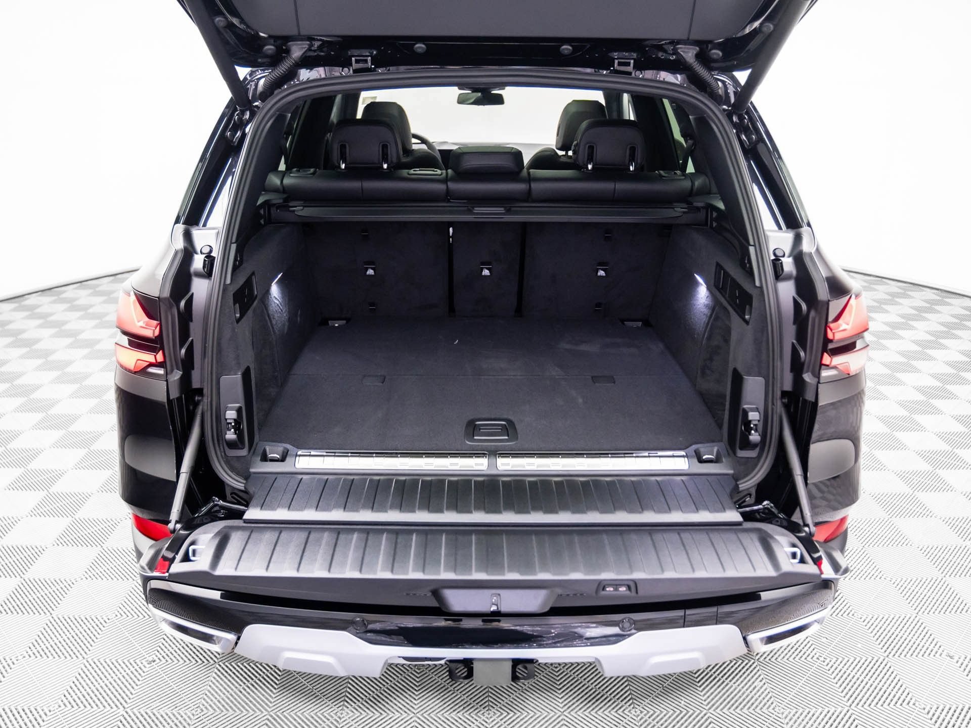 Used 2026 BMW X5 xDrive50e w/ Executive Package AWD/4WD image 32