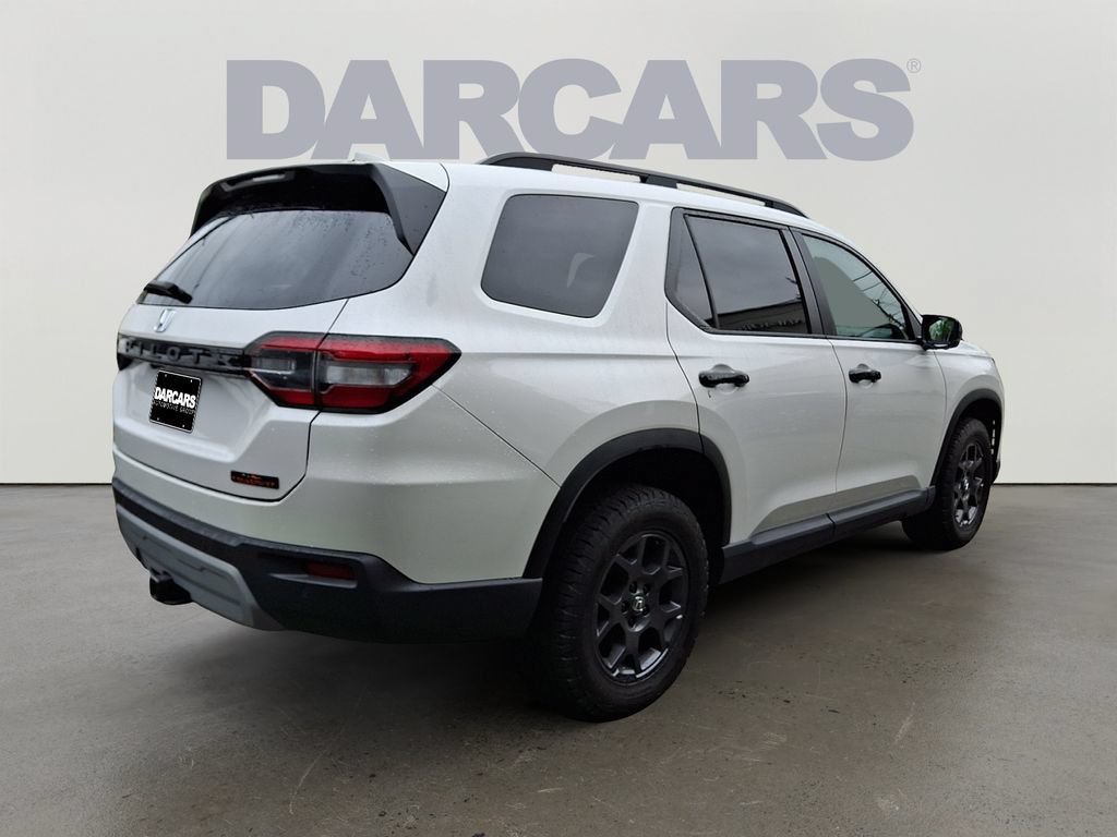 Certified 2023 Honda Pilot TrailSport image 7