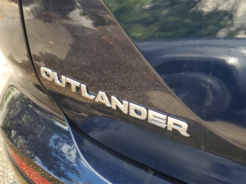 New 2026 Mitsubishi Outlander SEL image 9