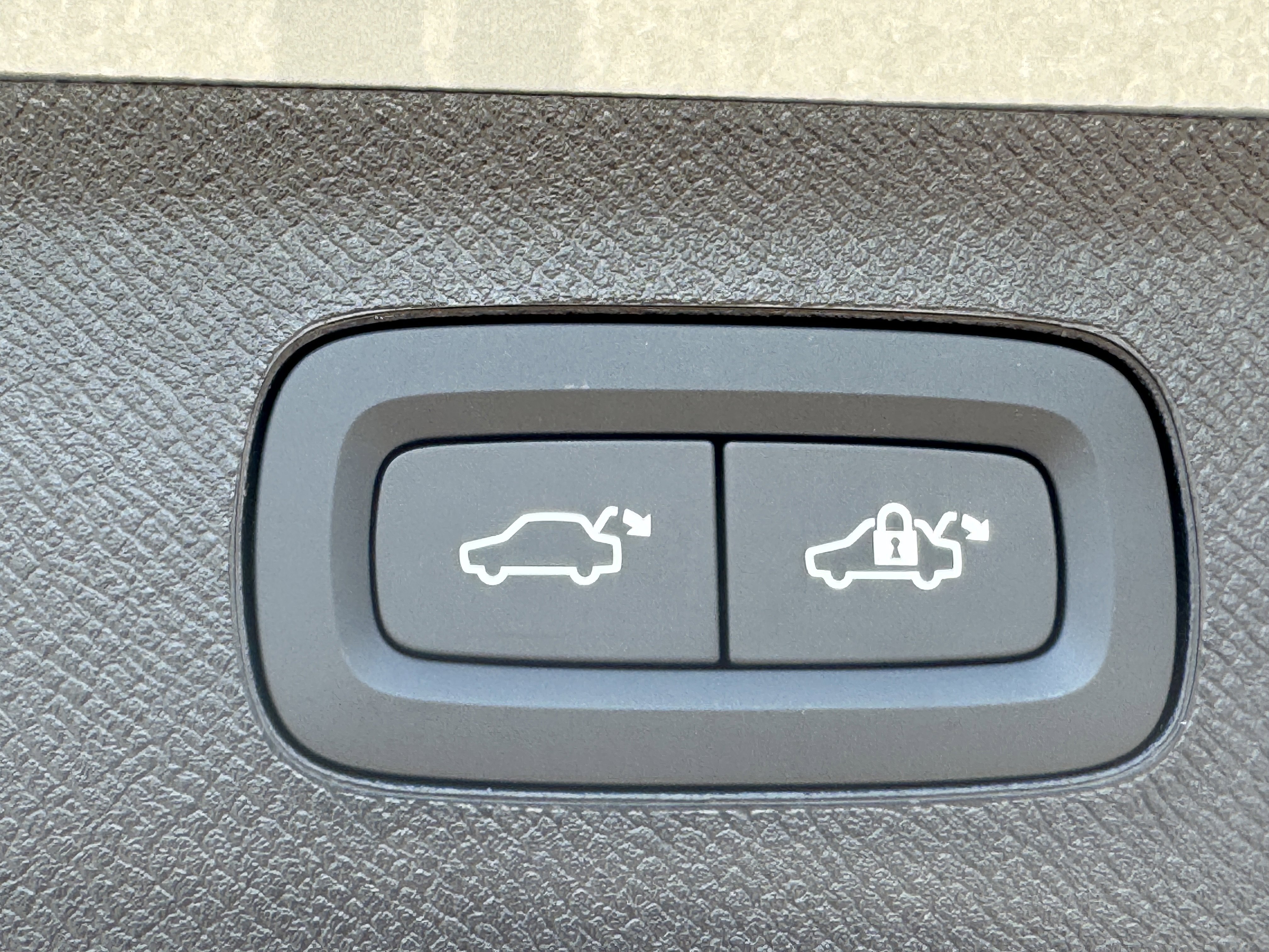 New 2026 Volvo XC90 B6 Plus w/ Protection Package image 11