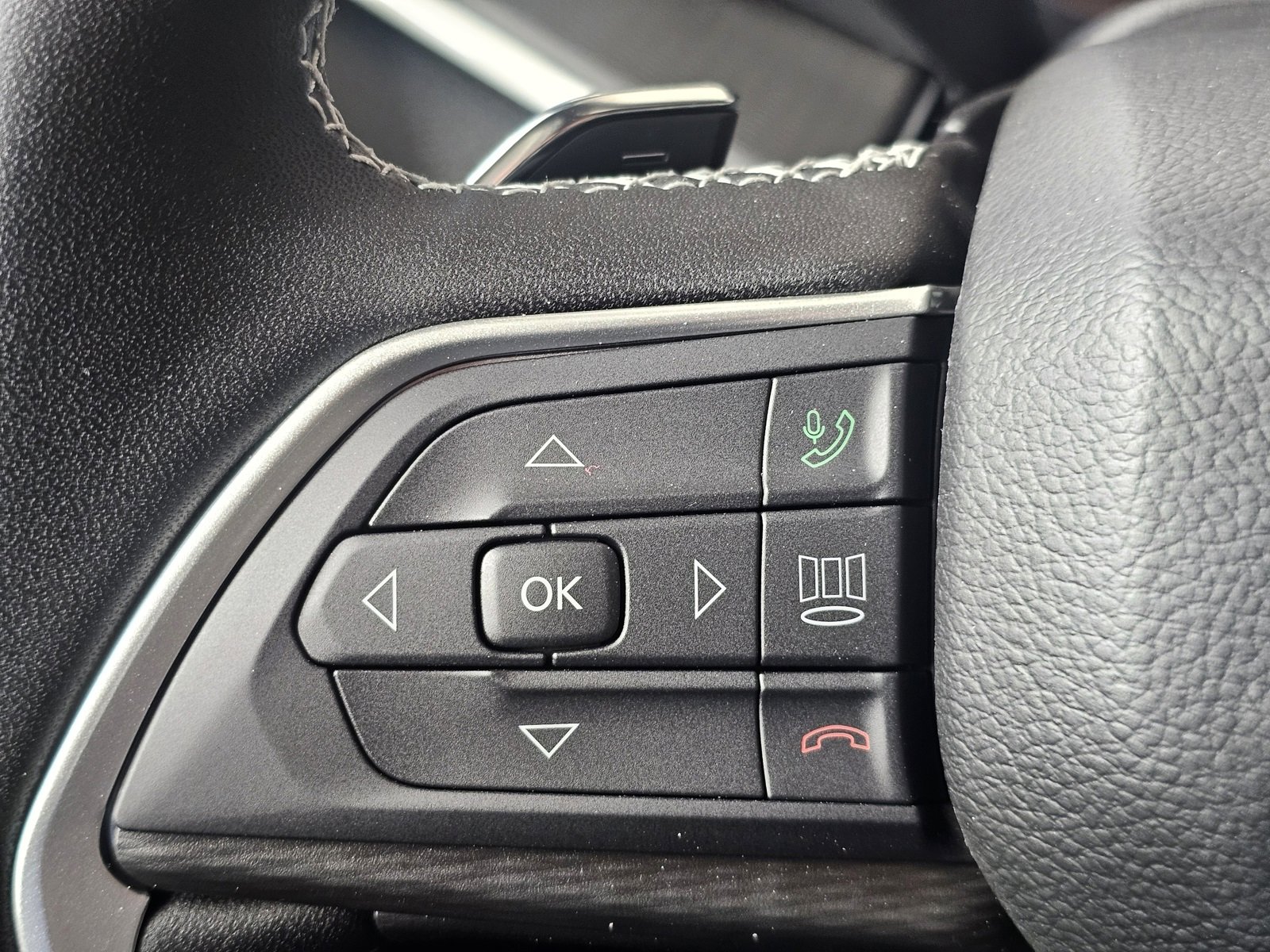 New 2025 Jeep Grand Cherokee L Laredo image 20