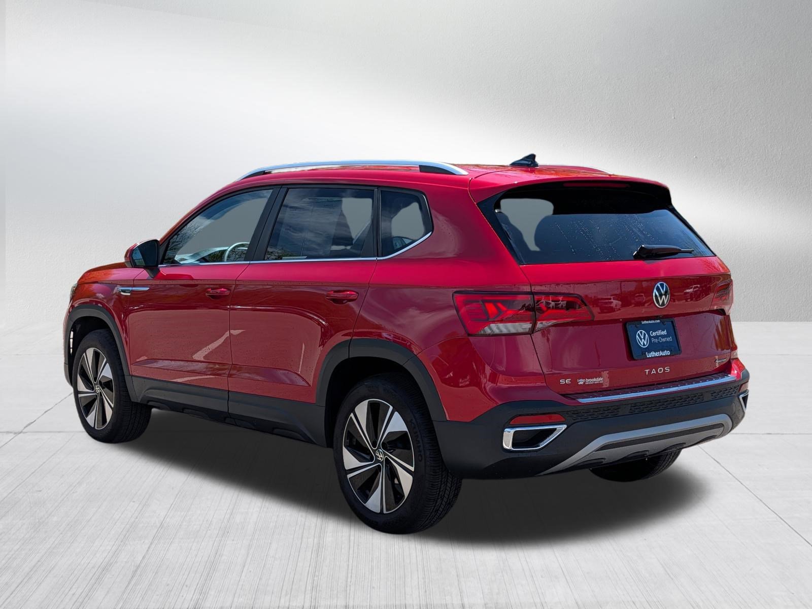 Used 2024 Volkswagen Taos SE AWD/4WD image 5